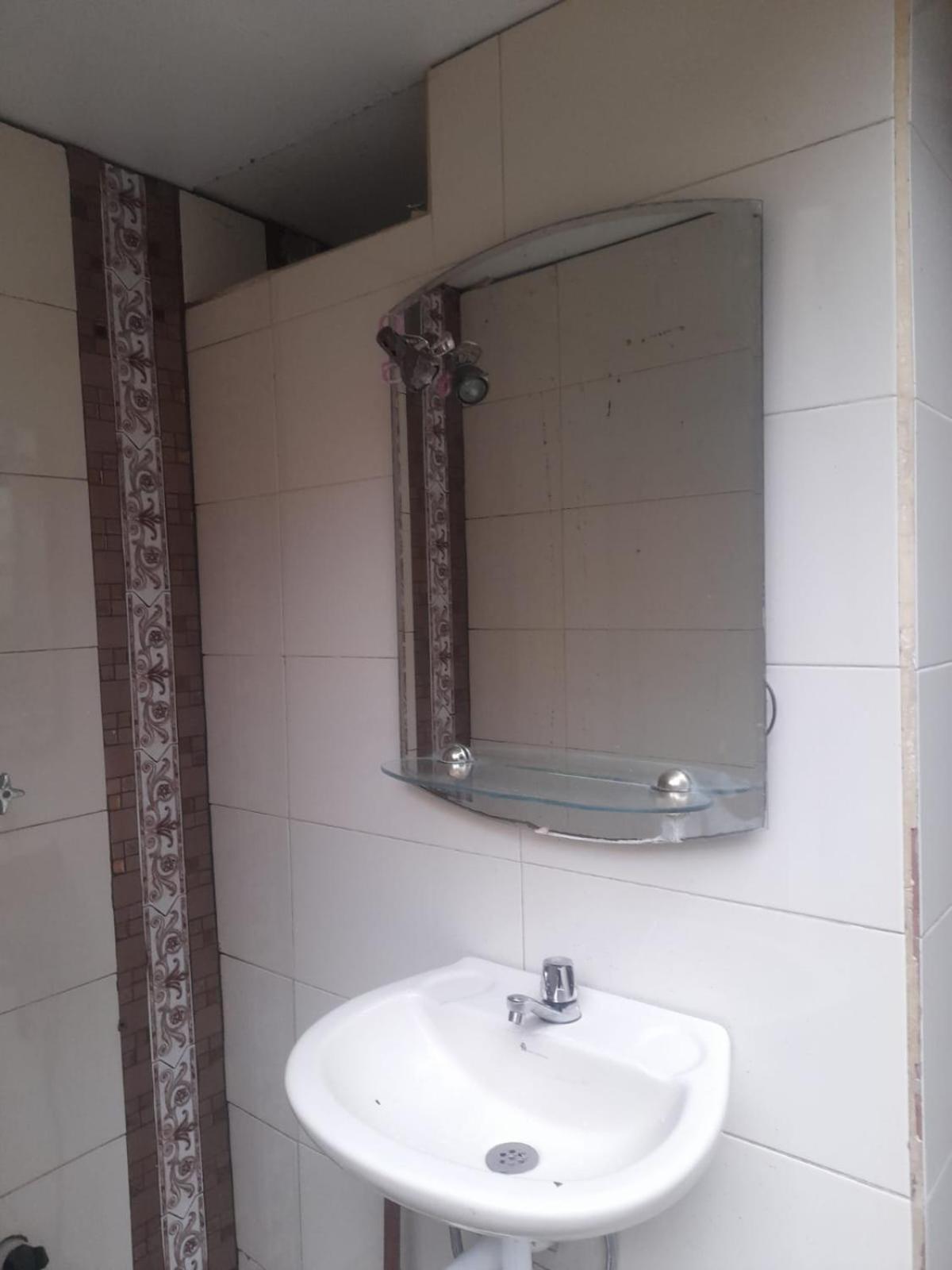 Hostal Atlantis Quito Esterno foto